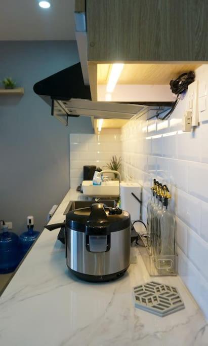 The Fika Room: Scandi-Style Airport Studio with Wi-Fi & Netflix Manila Exterior photo